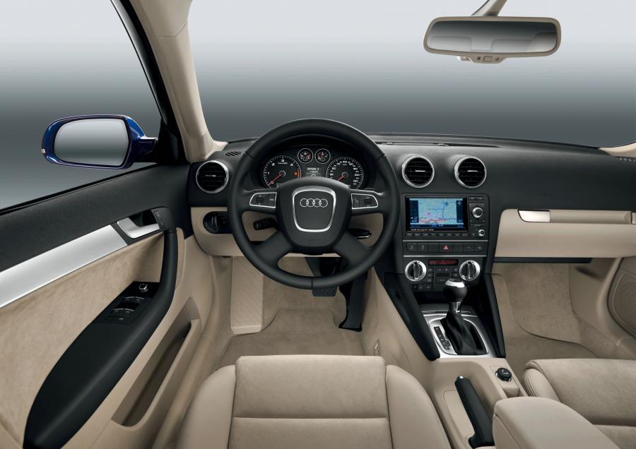Торпедо Audi A3 Sportback TDI (8PA) 2010 года  (WW) (фото 7 из 15)